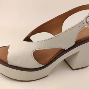 INUOVO sandali zeppa tacco pelle crema